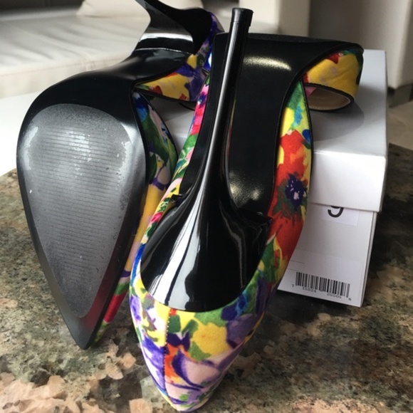 Steve Madden ‘Varcityy’ Pointed Toe Pump - Picture 7 of 8